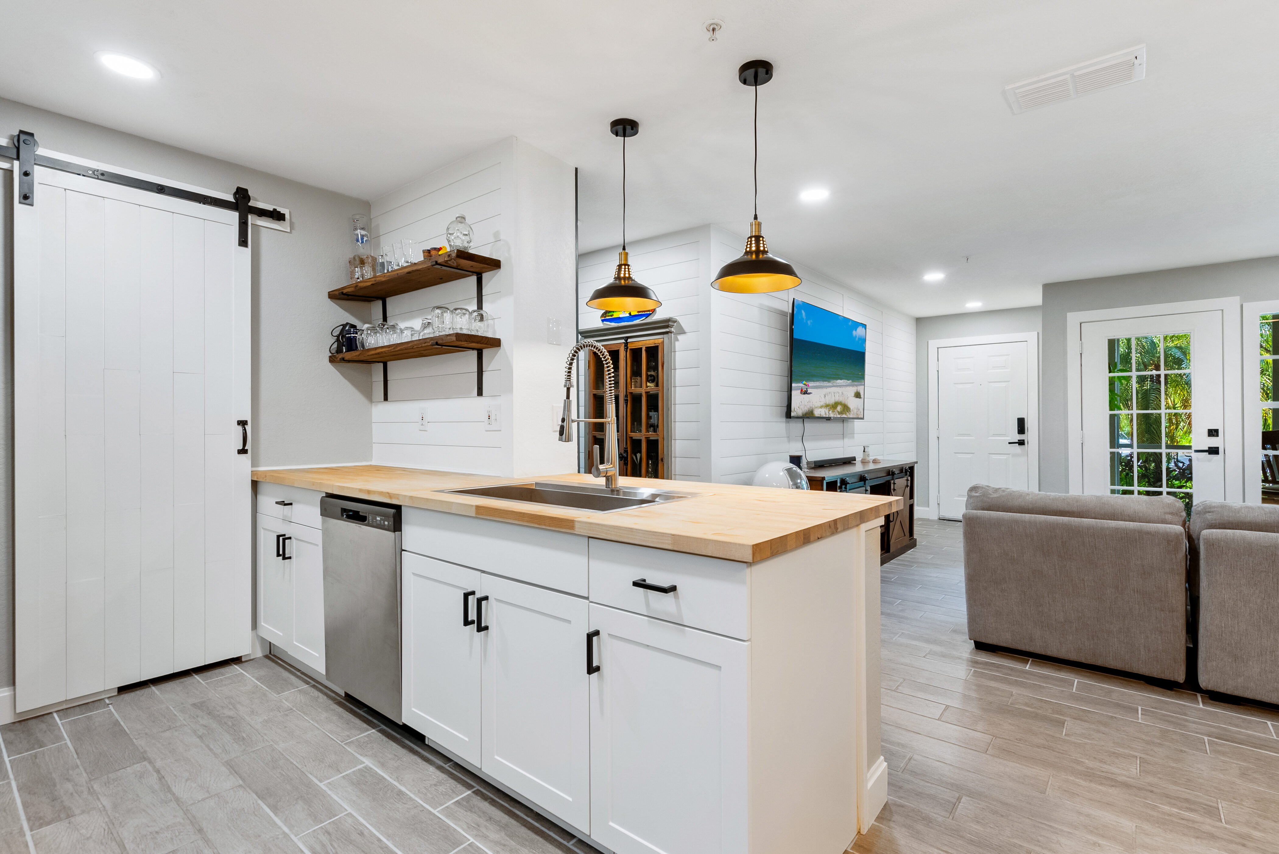 7424_Vista_Way_104_Kitchen_2