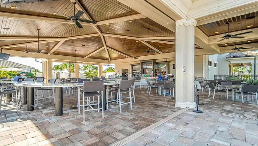 lakewood-national-amenities-pool-bar