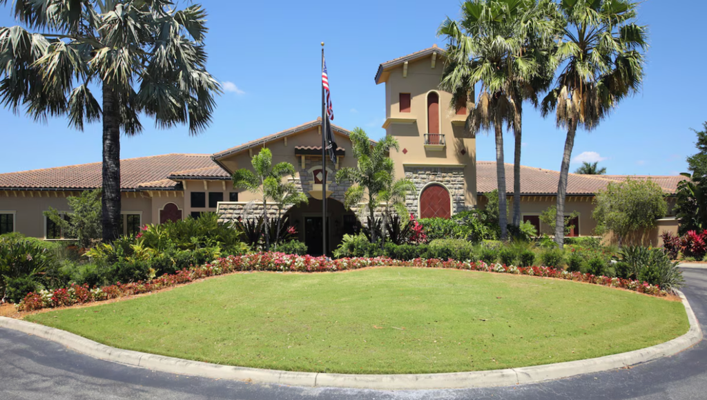 river-strand-amenities-clubhouse-exterior